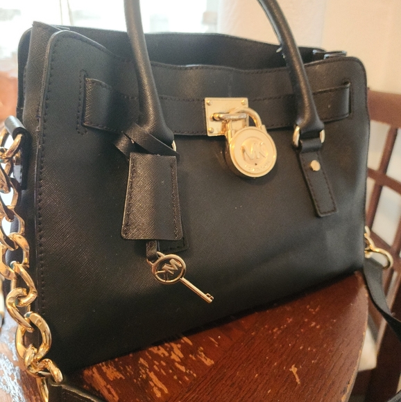 Michael Kors- Large Black Hamilton Lock & Key Bag - Picture 2 of 4